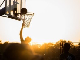 nba历史最大逆转，第四节NBA最大的逆转分差是多少分